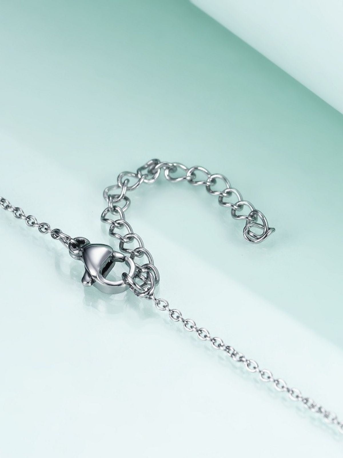 Bracelet tennis femme, or blanc, zircon scintillant, style luxe, fermoir sécurisé, modèle Larissa - Bracelet - Argent