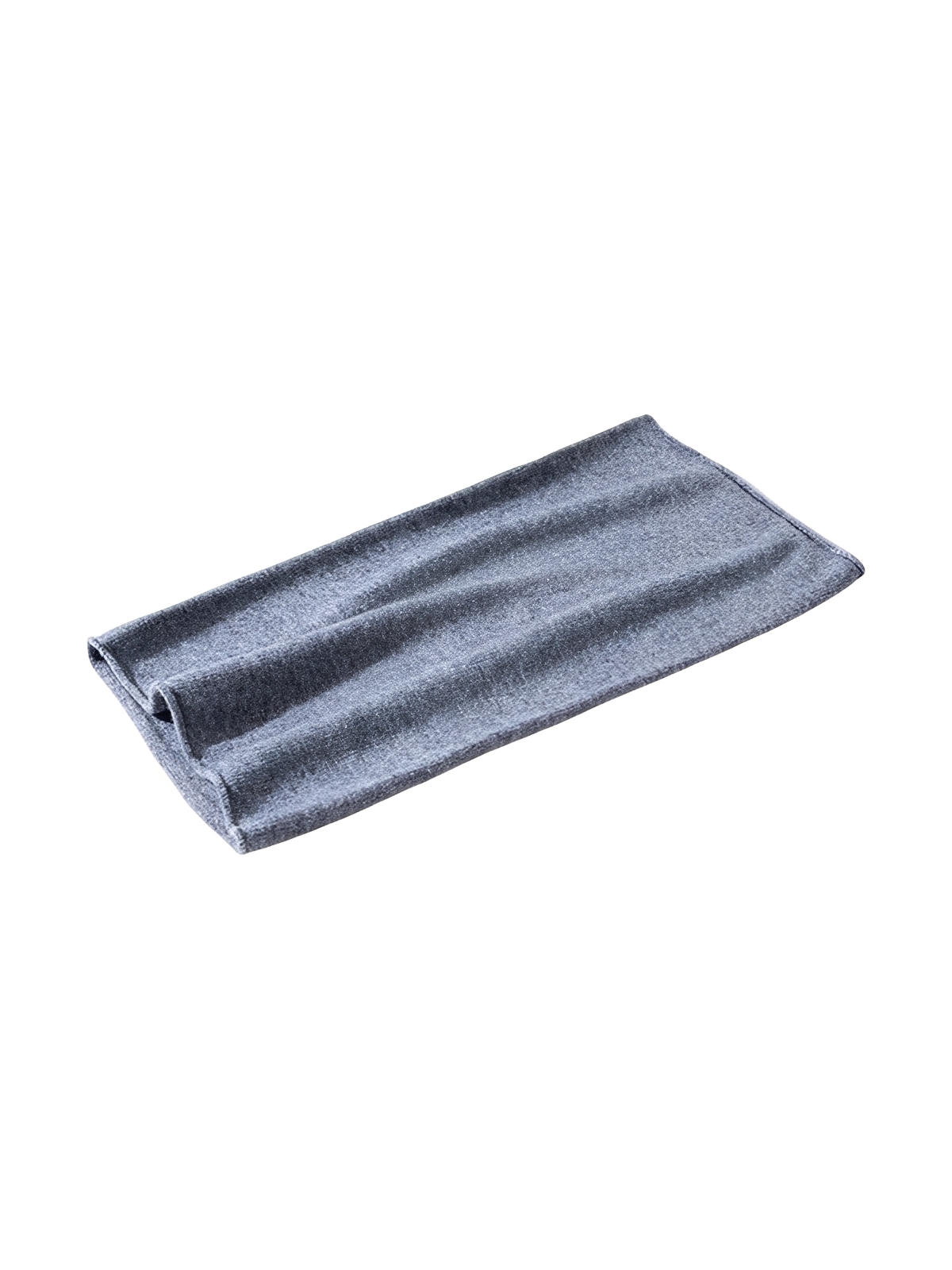 Merino wool neck warmer, natural softness, breathable warmth, seamless design, lightweight comfort, unisex style, Freya model