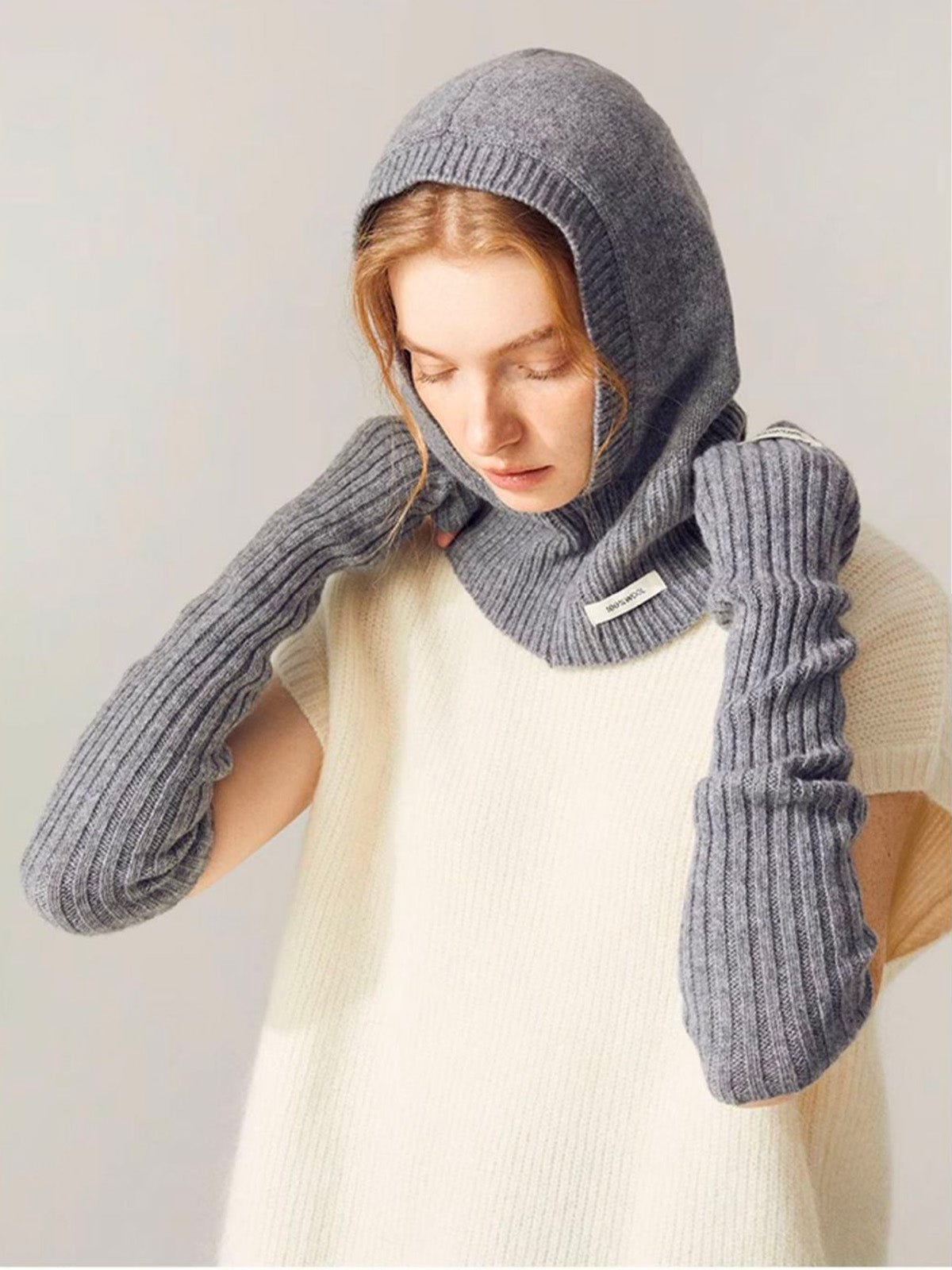 Cagoule femme laine mérinos, tricot doux et chaud, col intégré hiver, accessoire mode protection froid, bonnet cagoule chic, modèle Olise - Écharpe - Gris