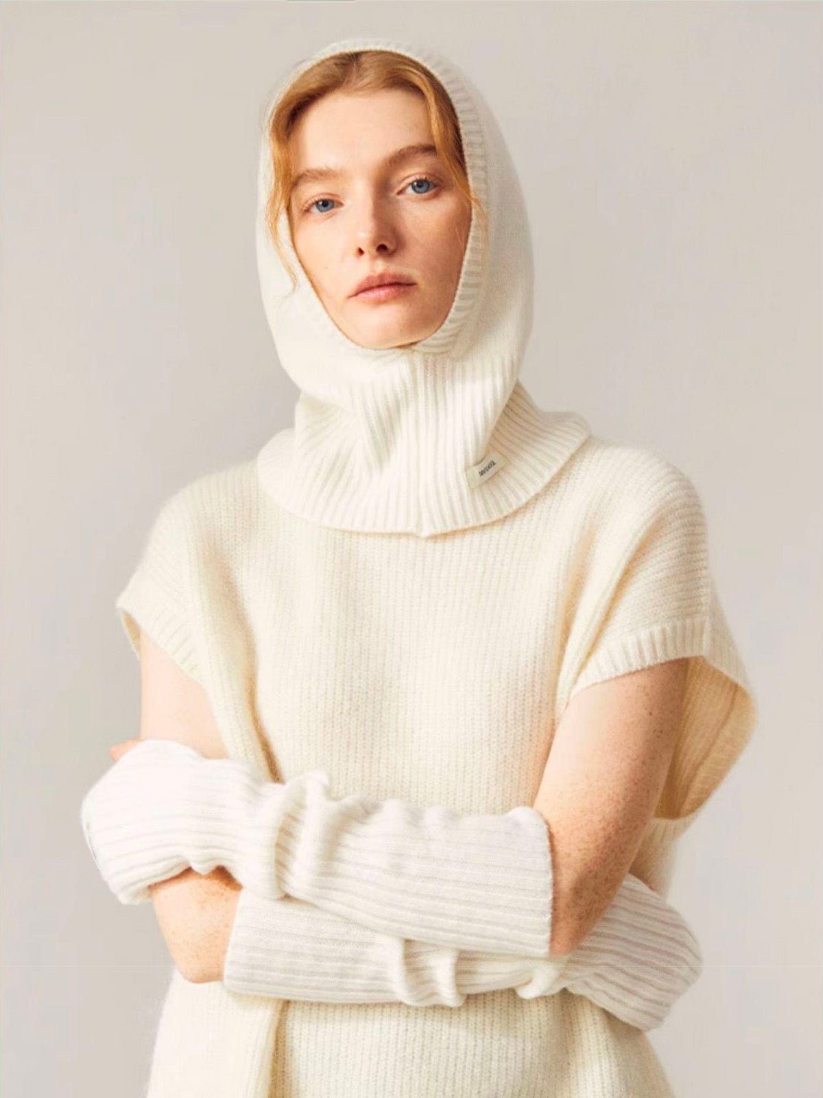 Cagoule femme laine mérinos, tricot doux et chaud, col intégré hiver, accessoire mode protection froid, bonnet cagoule chic, modèle Olise - Écharpe - Blanc
