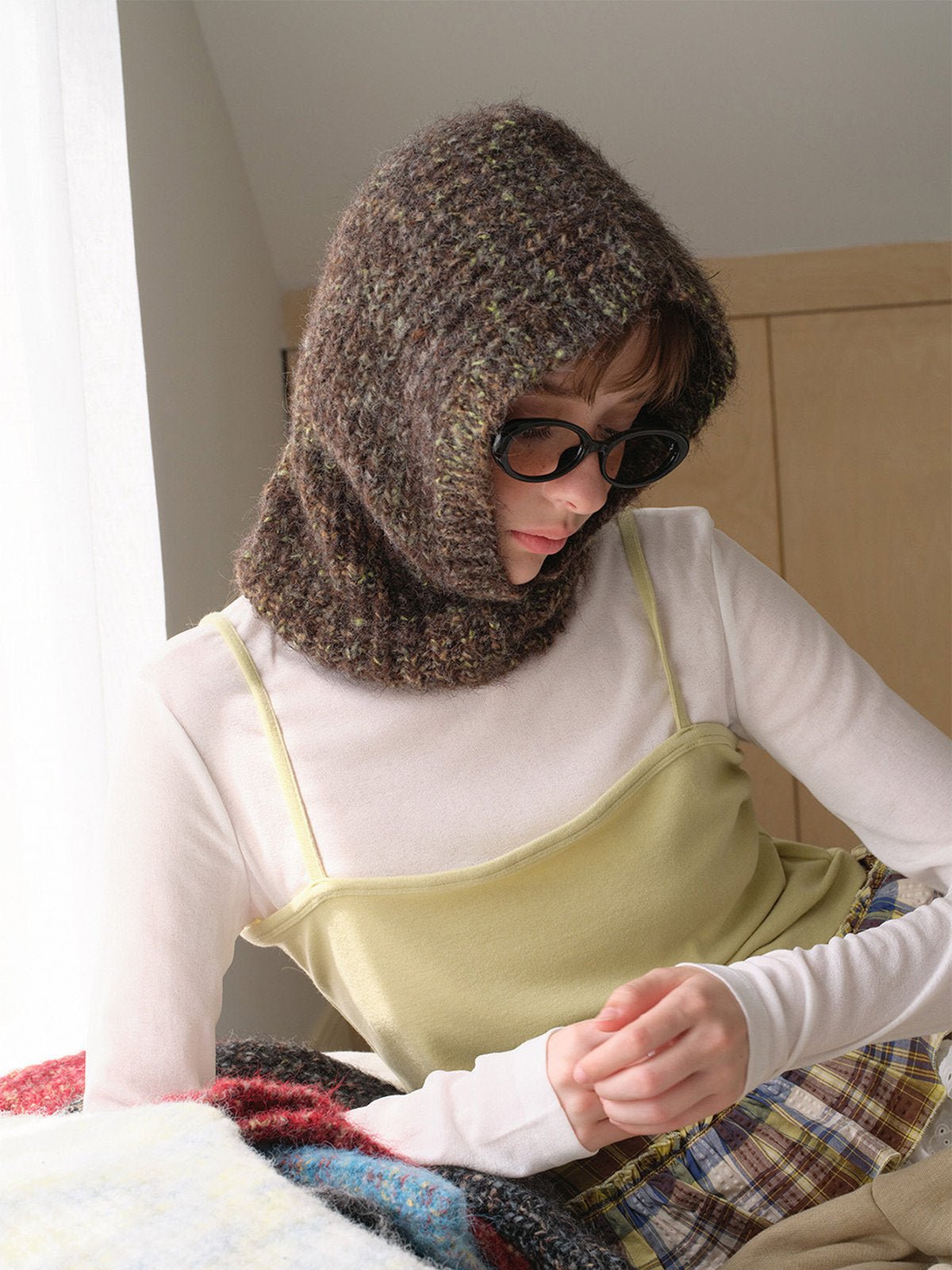 Cagoule tricotée femme hiver, cagoule en laine mélangée douce, capuche col intégrée, balaclava chaude, cagoule sans couture, bonnet cache - cou, modèle Békine - Écharpe - Marron