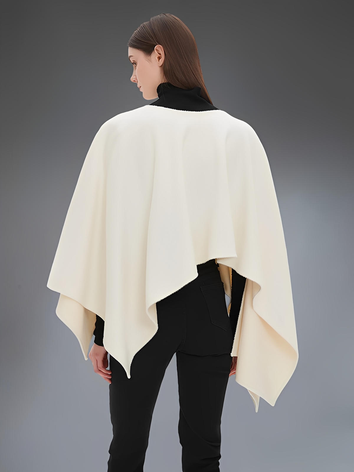 Châle à boutons, cape fluide, poncho doux, châle chaud femme, couvre - épaules hiver, châle élégant noir blanc, modèle Sandrine - Châle - Blanc