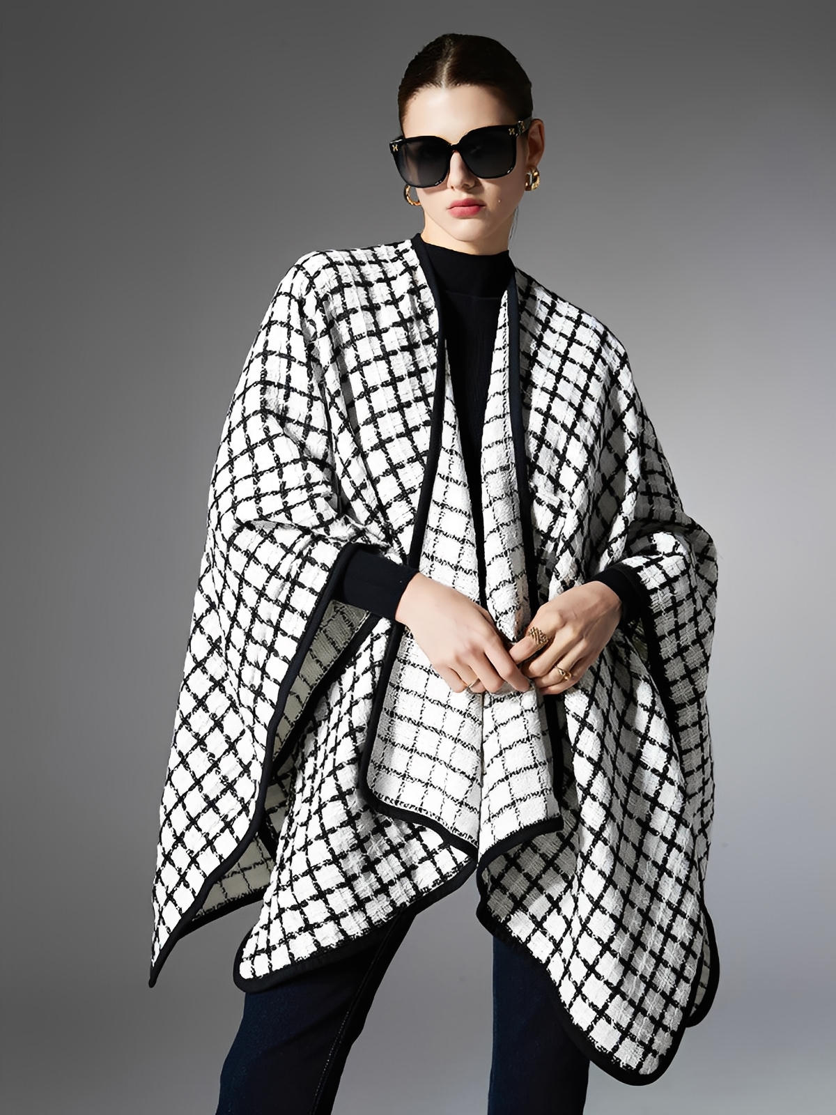 Châle à carreaux noir et blanc, cape douce en fibres synthétiques, poncho chaud femme, accessoire mode automne hiver, grande étole légère et confortable, modèle Princia - Châle - Blanc