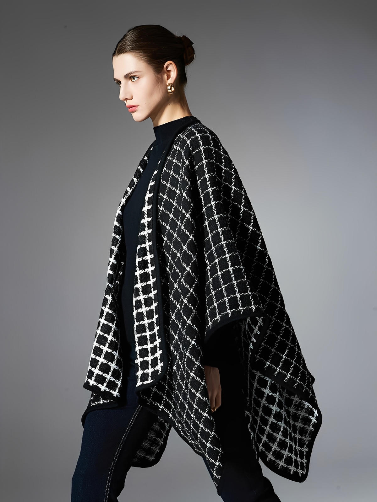 Châle à carreaux noir et blanc, cape douce en fibres synthétiques, poncho chaud femme, accessoire mode automne hiver, grande étole légère et confortable, modèle Princia - Châle - Noir