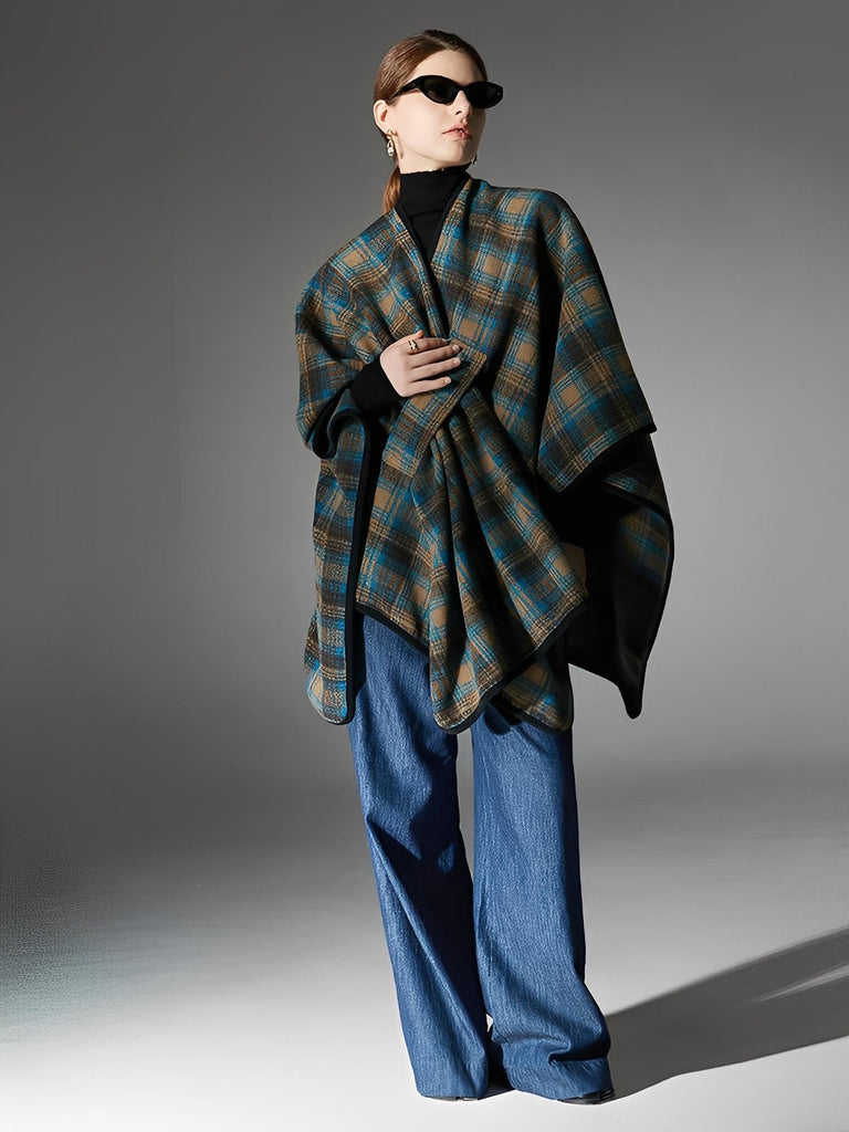 Châle à carreaux, poncho plaid chaud femme, couverture épaules hiver, grand châle doux, cape carreaux bruns et bleus, plaid épais 150x130cm, modèle Kirne - Châle - Brun et bleu