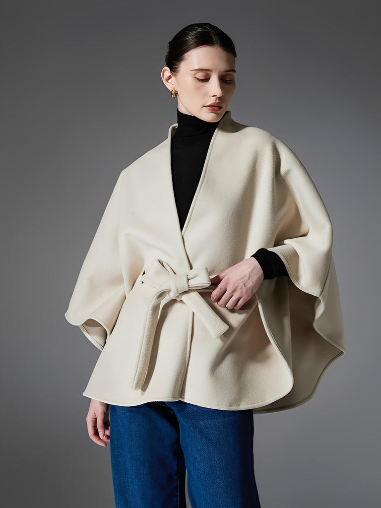 Châle cape double face, laine synthétique douce, ceinture ajustable, couleur beige, style moderne, confort chaud, tenue automne hiver, modèle Marilou - Châle - Beige