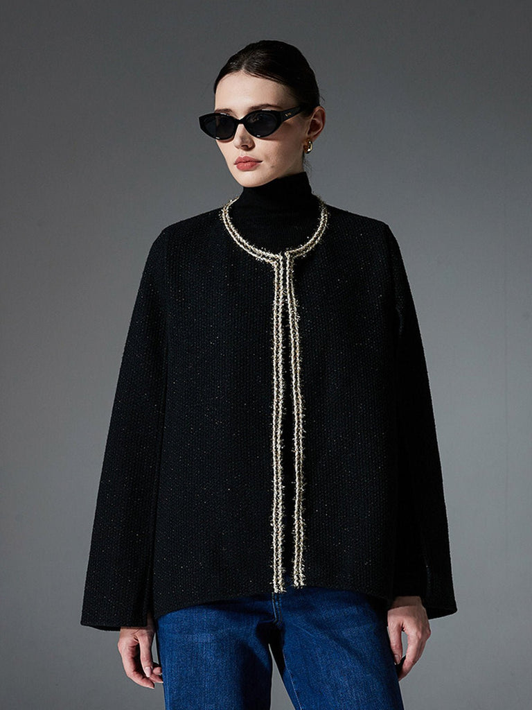 Châle cape noire femme, tissu texturé, bordure dorée, coupe fluide, style européen, chaud et raffiné, idéal automne hiver, modèle Thelma - Châle - Noir