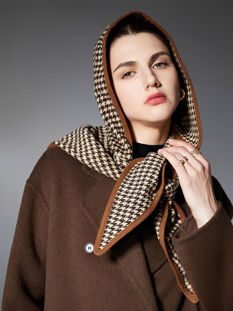 Châle capuche pied - de - poule, châle chaud hiver femme, écharpe capuche marron, foulard doux à carreaux, accessoire mode hiver, modèle Hirdane - Châle - Marron
