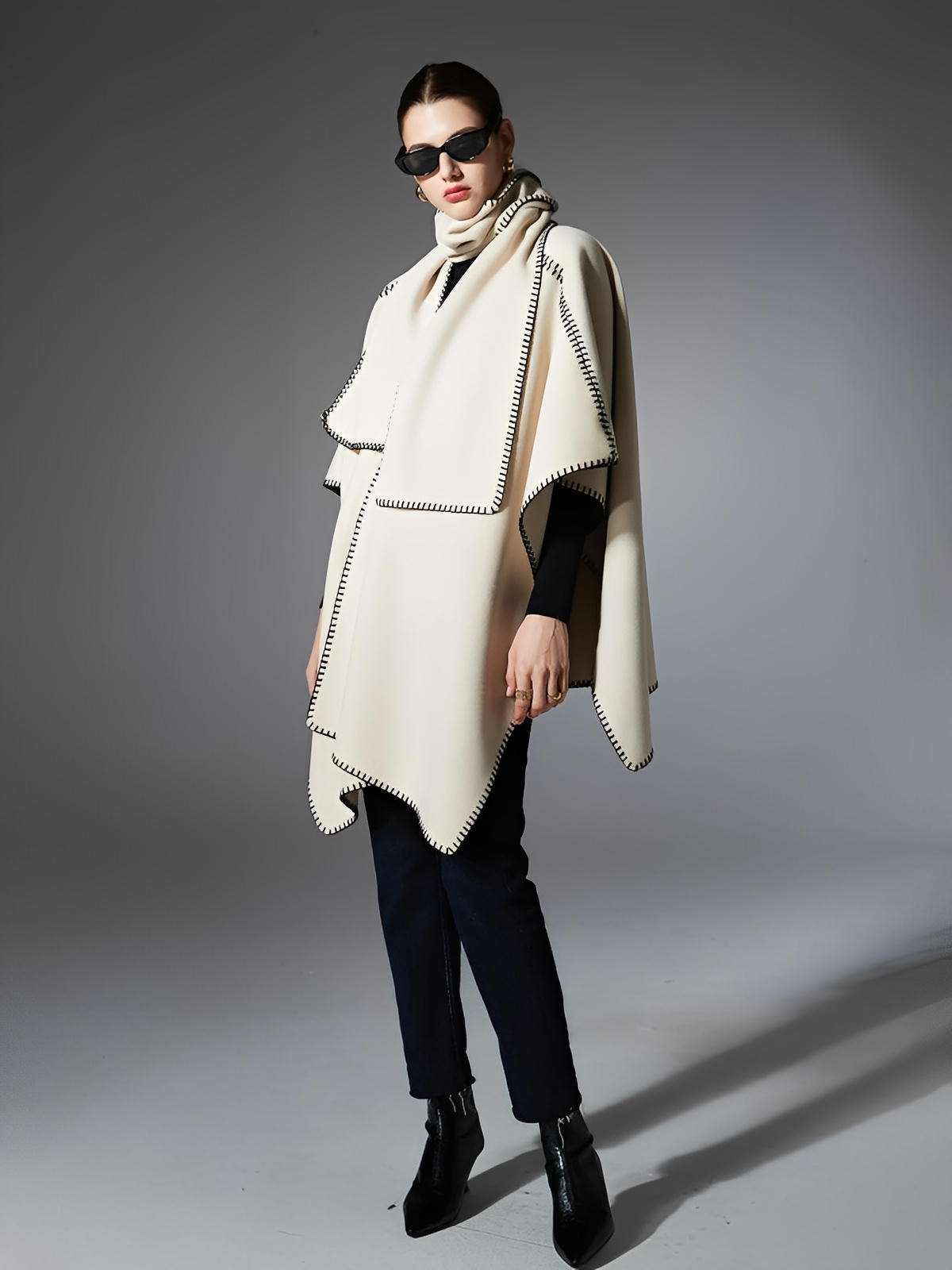 Châle double face, finition bord contrasté, toucher doux, chaud et confortable, style européen moderne, modèle Ertine - Châle - Beige