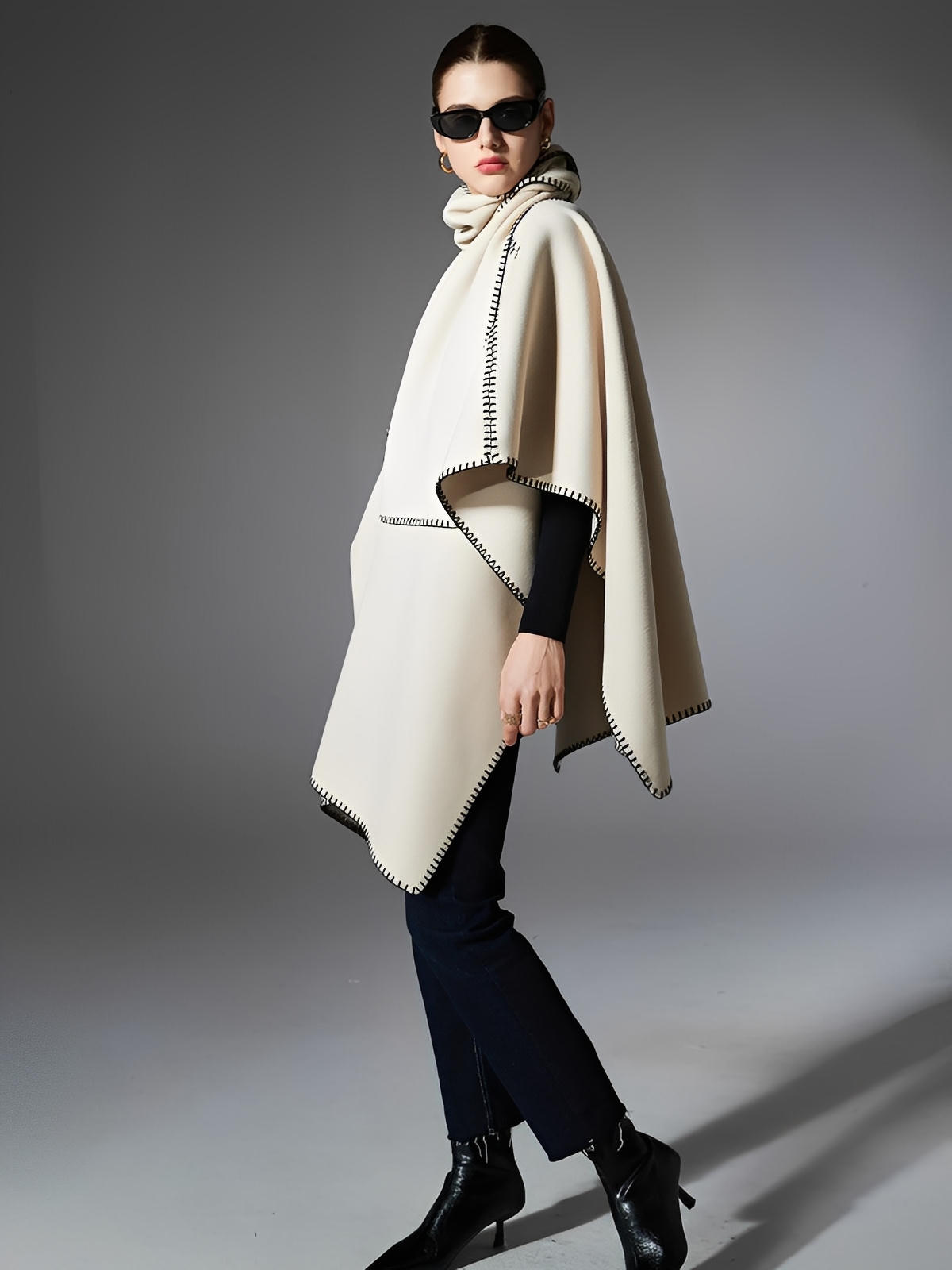 Châle double face, finition bord contrasté, toucher doux, chaud et confortable, style européen moderne, modèle Ertine - Châle - Beige