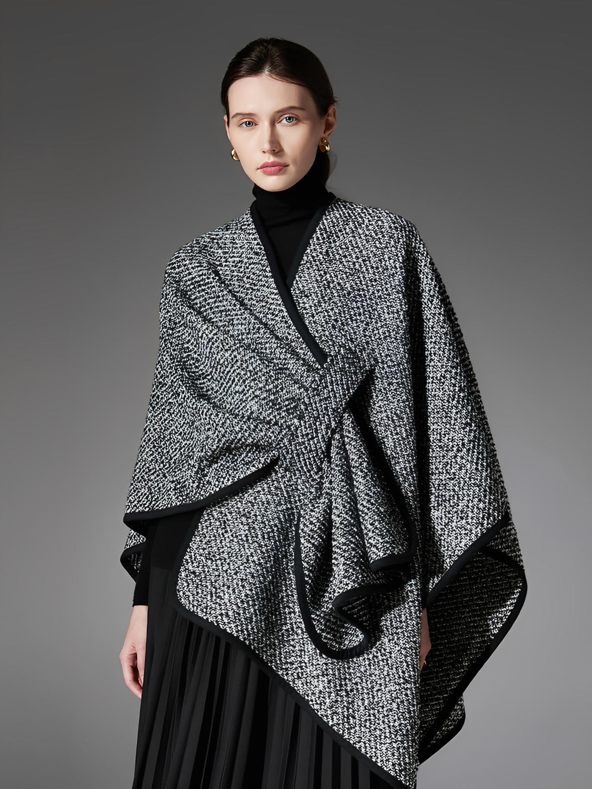 Châle femme hiver, châle noir et blanc, grand châle chaud, poncho laine mélangée, cape douce, châle mode automne hiver, modèle Closia - Châle - Gris