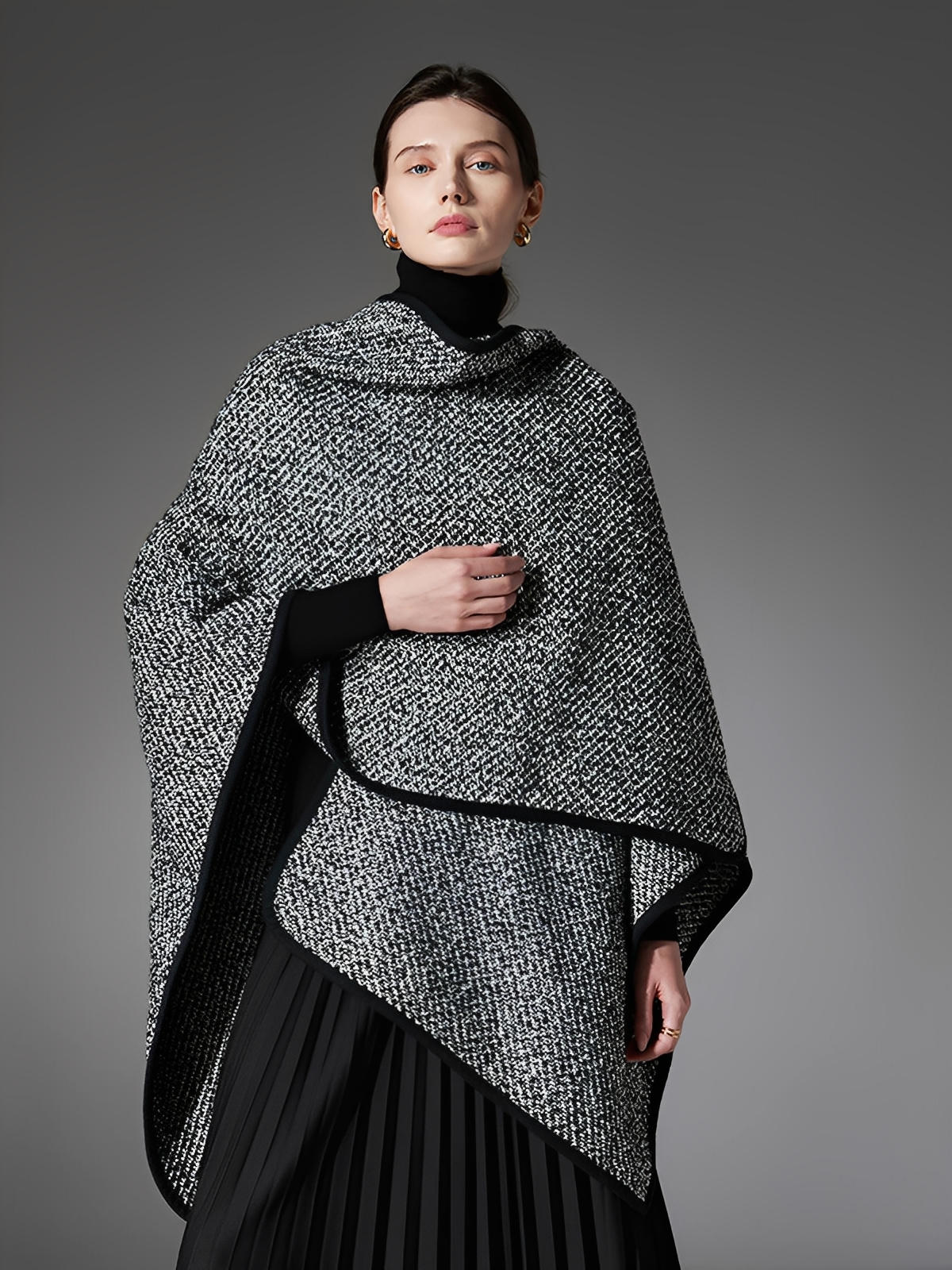 Châle femme hiver, châle noir et blanc, grand châle chaud, poncho laine mélangée, cape douce, châle mode automne hiver, modèle Closia - Châle - Gris