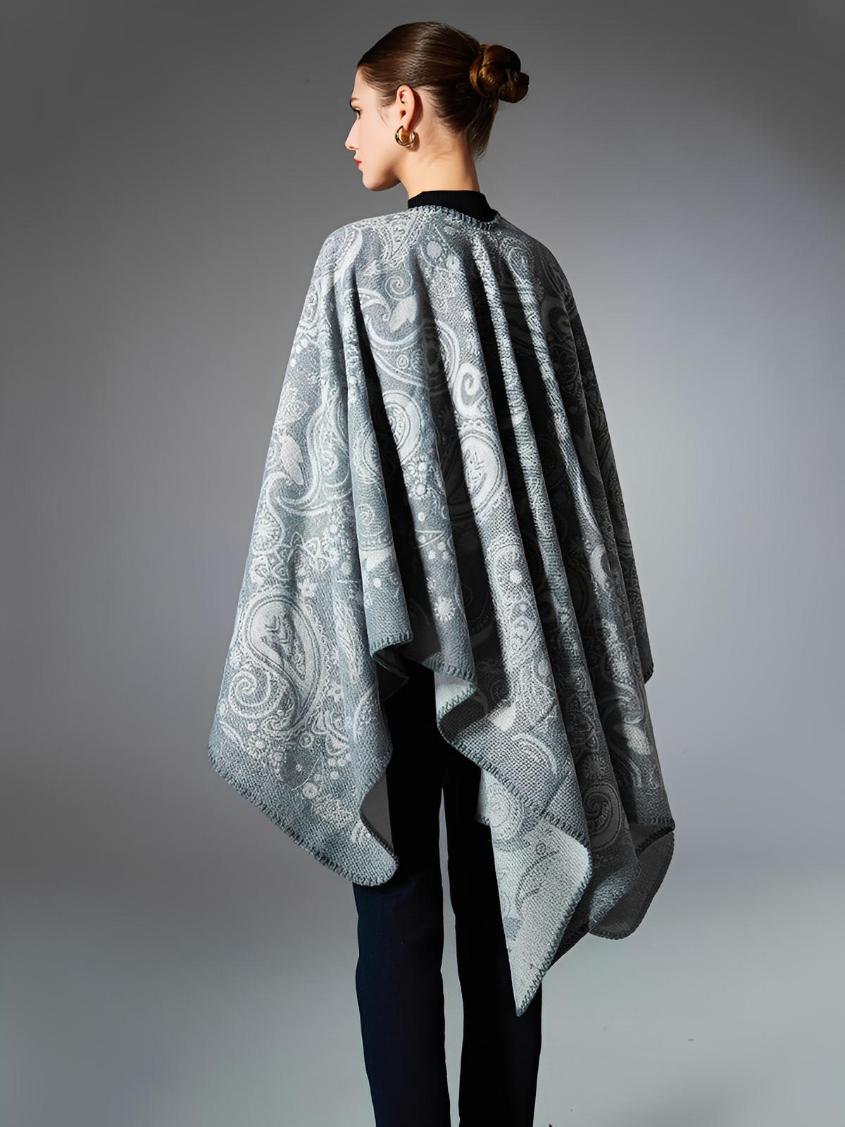 Châle femme laine et acrylique, châle à motifs cachemire, grand châle doux et chaud, poncho léger, châle d’hiver confortable, modèle Yina - Châle - Gris