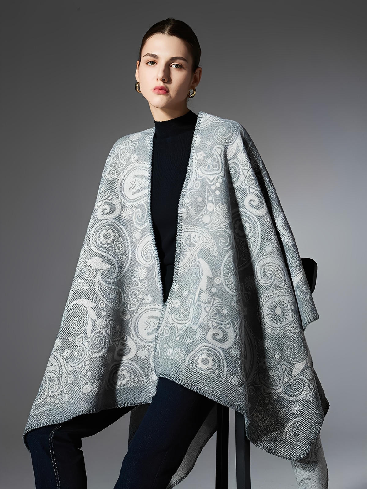 Châle femme laine et acrylique, châle à motifs cachemire, grand châle doux et chaud, poncho léger, châle d’hiver confortable, modèle Yina - Châle - Gris