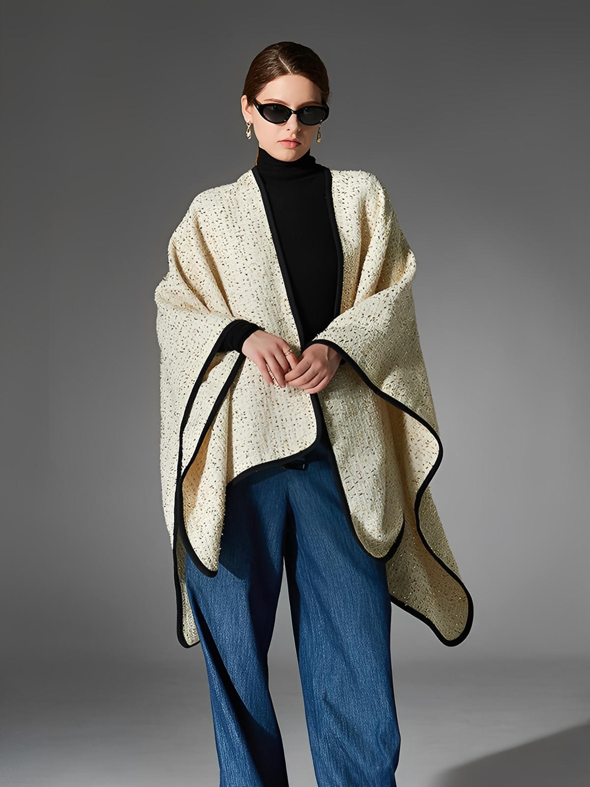 Châle laine doré, cape chaude femme, poncho chic hiver, grand châle rectangulaire, châle beige bordure noire, couverture d'épaule chaude, modèle Busha