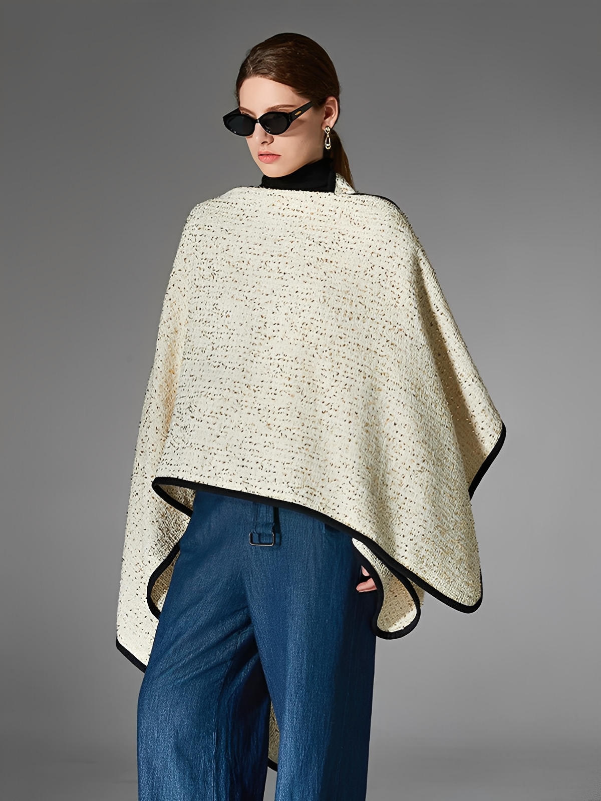 Châle laine doré, cape chaude femme, poncho chic hiver, grand châle rectangulaire, châle beige bordure noire, couverture d'épaule chaude, modèle Busha
