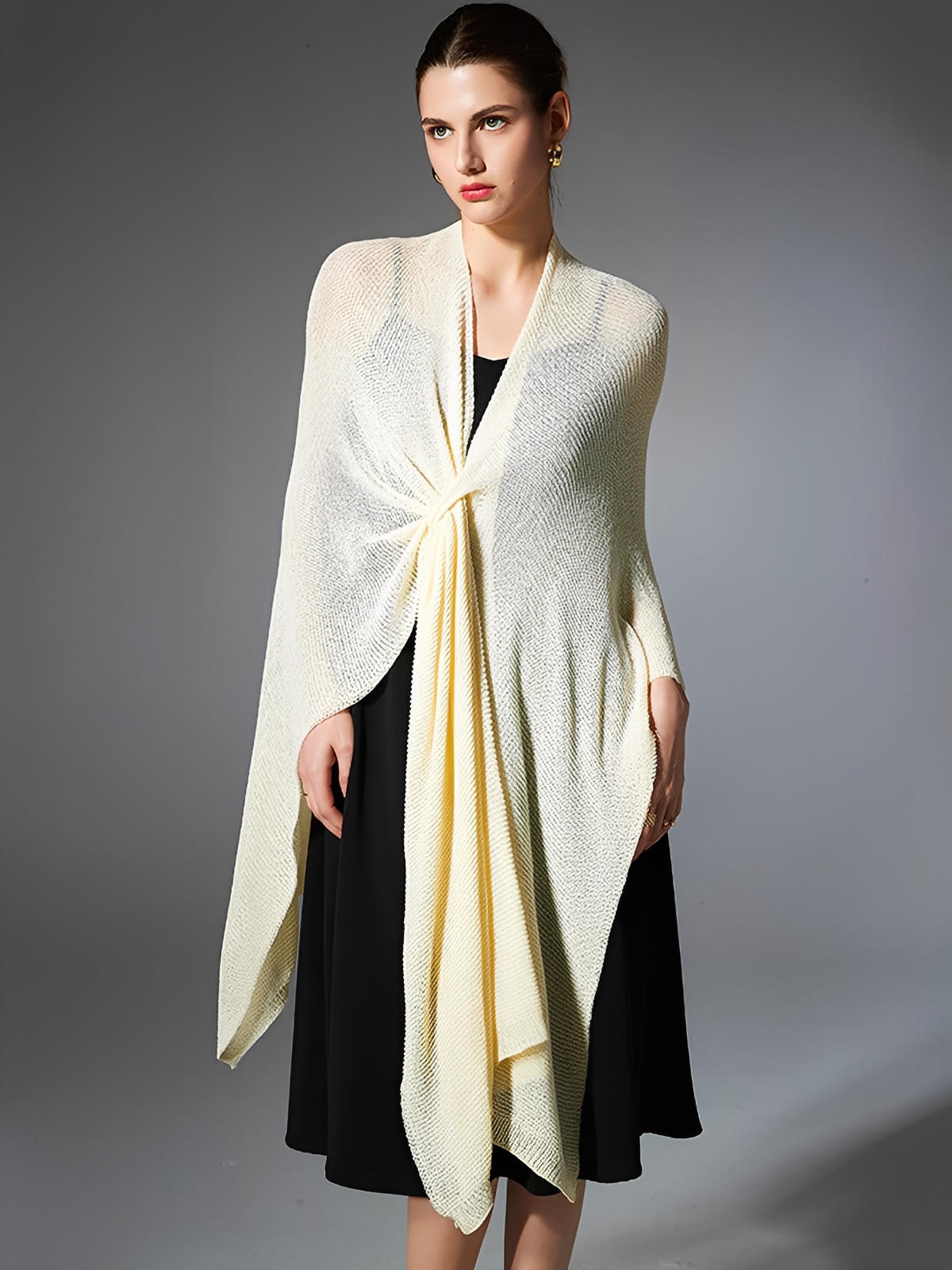 Châle léger en maille fine, châle femme doux, châle long cocooning, accessoire mode printemps été, châle respirant confortable, modèle Opianne