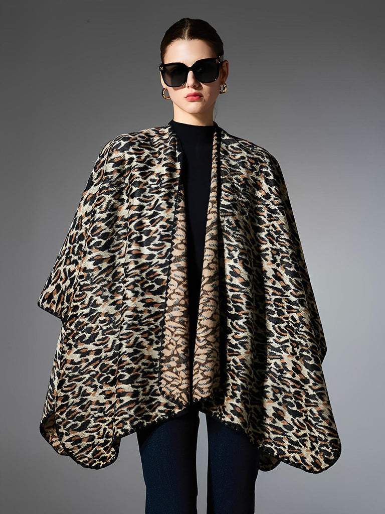 Châle léopard, châle femme hiver, poncho chaud, cape à motif animal, châle doux et enveloppant, modèle Gastine - Châle - Beige
