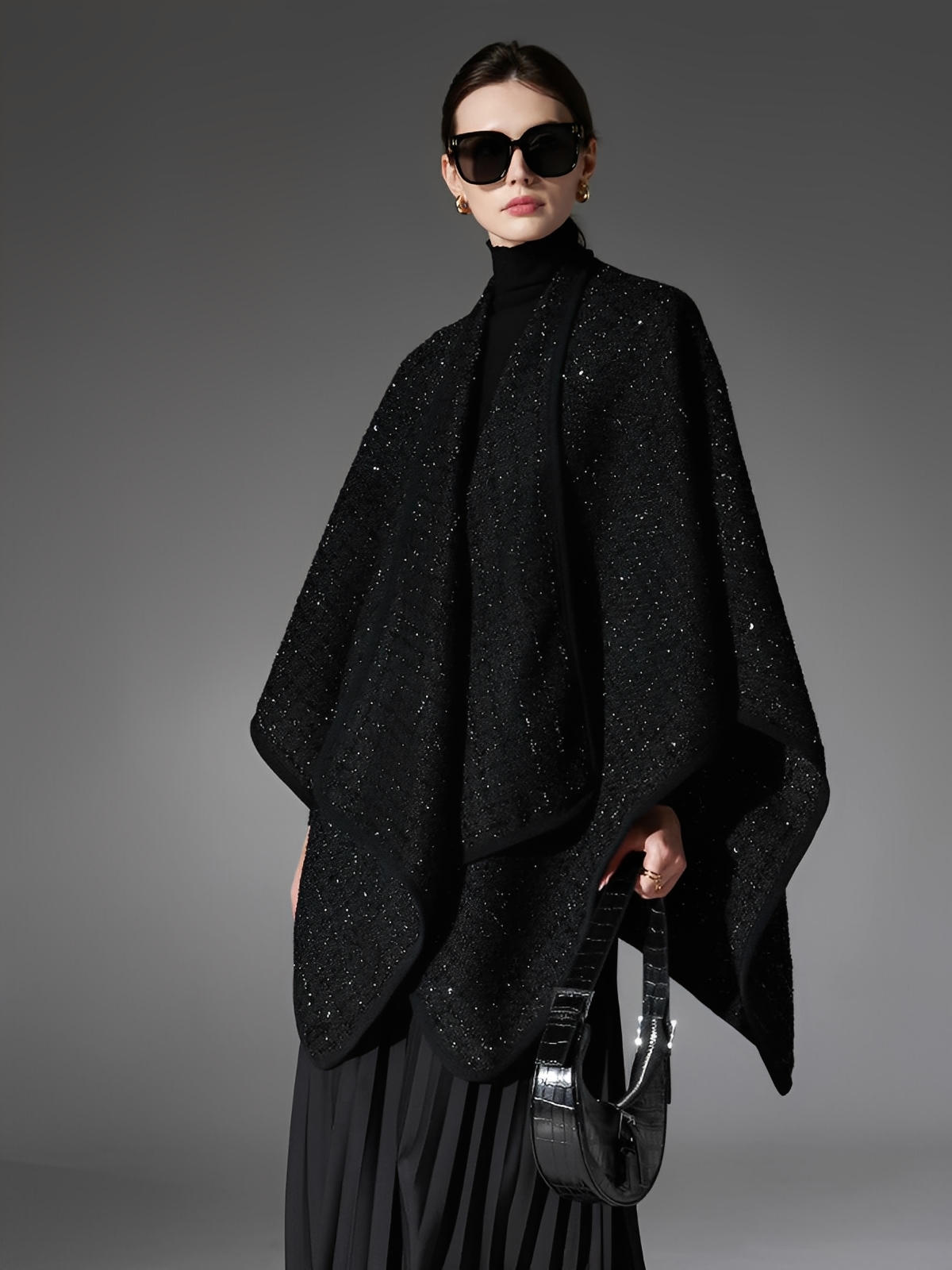 Châle noir scintillant, laine et fibres douces, grand format chaud, style raffiné, cape enveloppante femme, hiver, confort, brillance discrète, modèle Arménia
