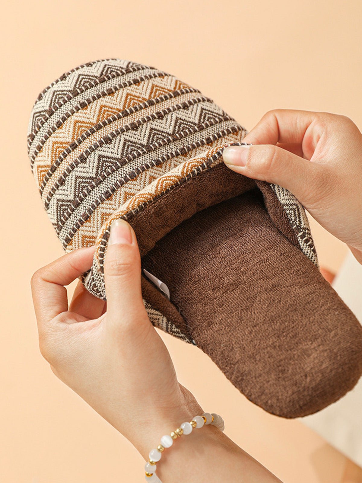 Chaussons d’intérieur coton, semelle souple antidérapante, confort thermique toutes saisons, chaussons unisexe, style maison cosy, modèle Cirmus - Chaussons - Marron XXS