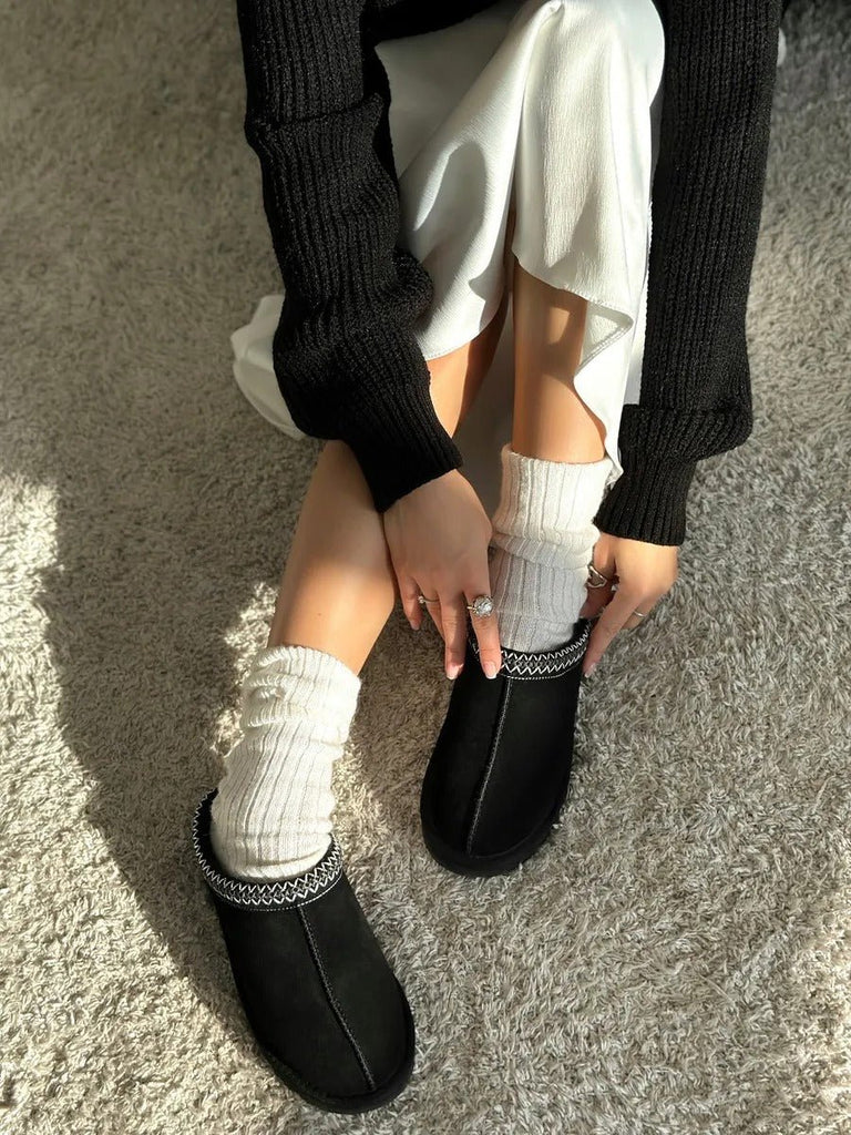 Chaussons femme hiver, chaussons fourrés laine pour l'hiver, chaussons semelle épaisse, confort maison, basket d'hiver, modèle Sinda - Chaussons - Noir 3XS