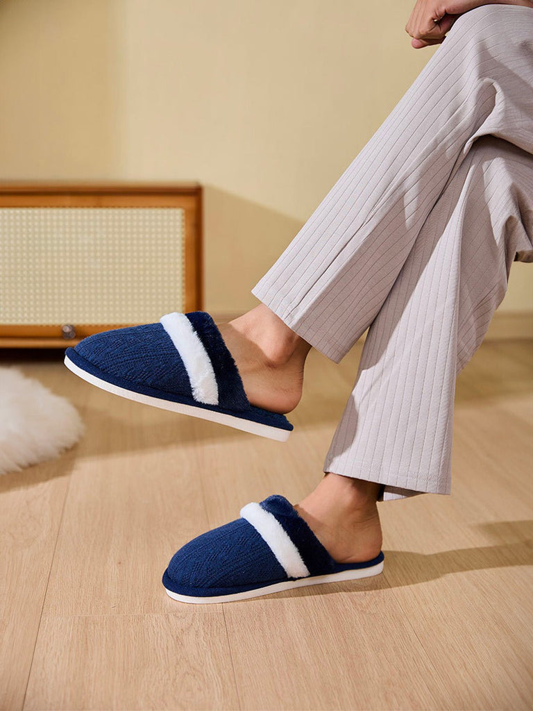 Chaussons hiver, chauds maison, fourrés et confort, pantoufles antidérapantes intérieur, mules coton polaire douces mixte, modèle Hitam - Chaussons - Bleu marine XXS