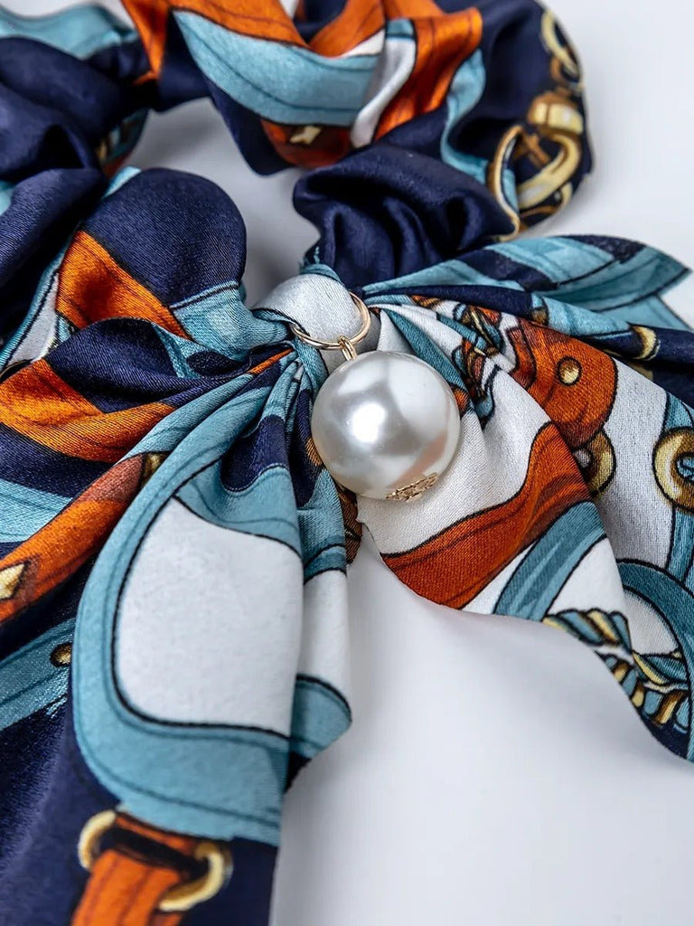 Chouchou cheveux satin perle, accessoire cheveux femme, élastique cheveux foulard, ruban décoratif queue de cheval, chouchou avec nœud, modèle Kessia - Chouchou - Bleu