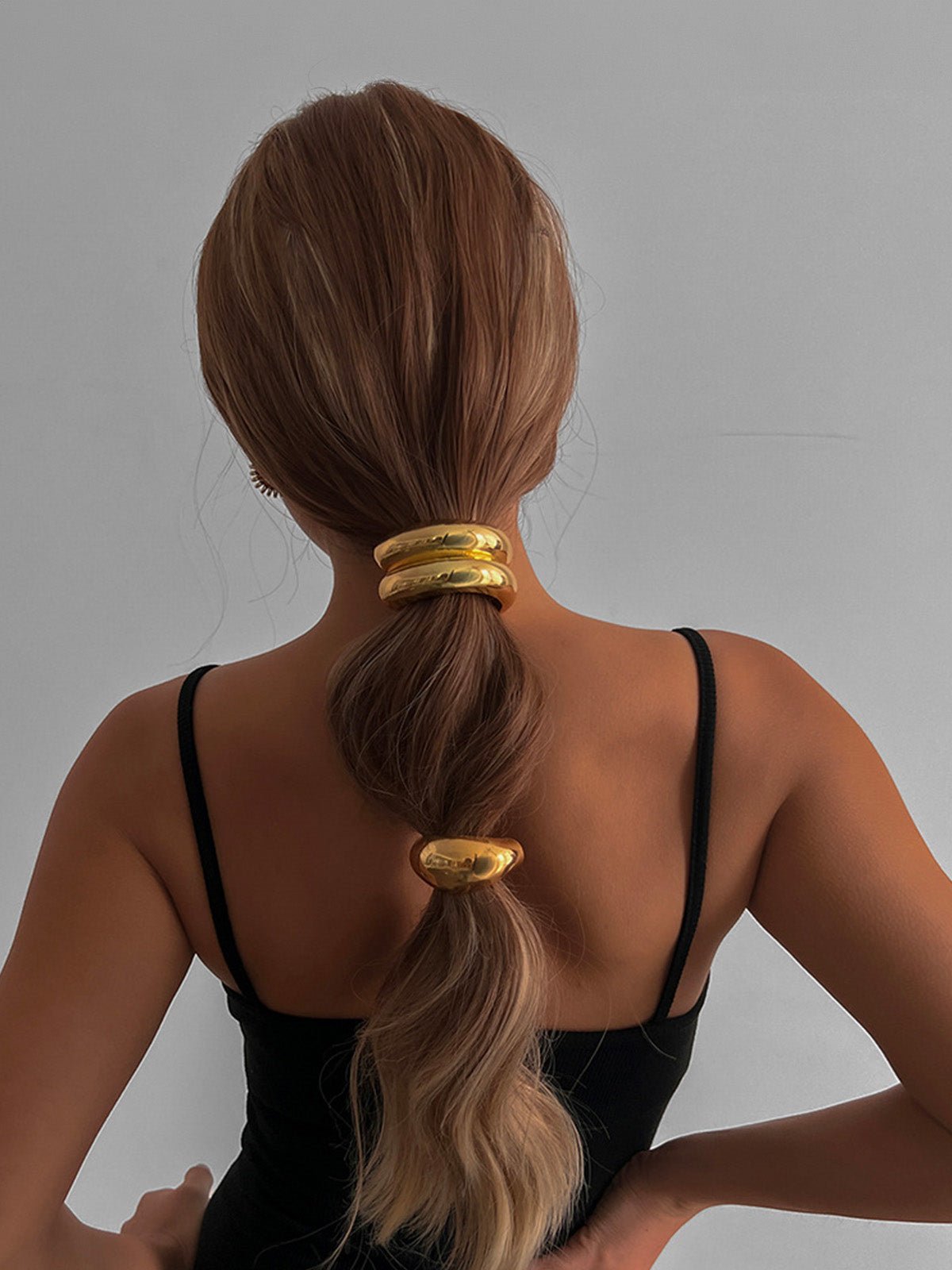 Chouchou métal doré, chouchou rigide argenté, élastique cheveux U en alliage, accessoire cheveux femme, attache queue de cheval brillante, chouchou design moderne, modèle Traky - Chouchou - Or