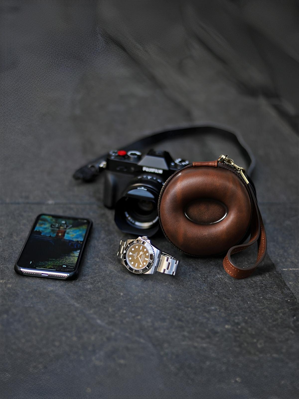 Coffret à montres, en cuir, forme arrondie, modèle Armandin - Coffret - Café