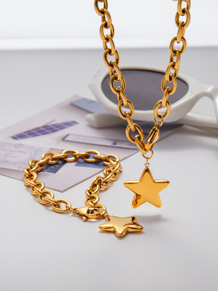 Collier acier inoxydable chaîne dorée, pendentif étoile, look audacieux, bijou waterproof, modèle Victoire - Collier - Or