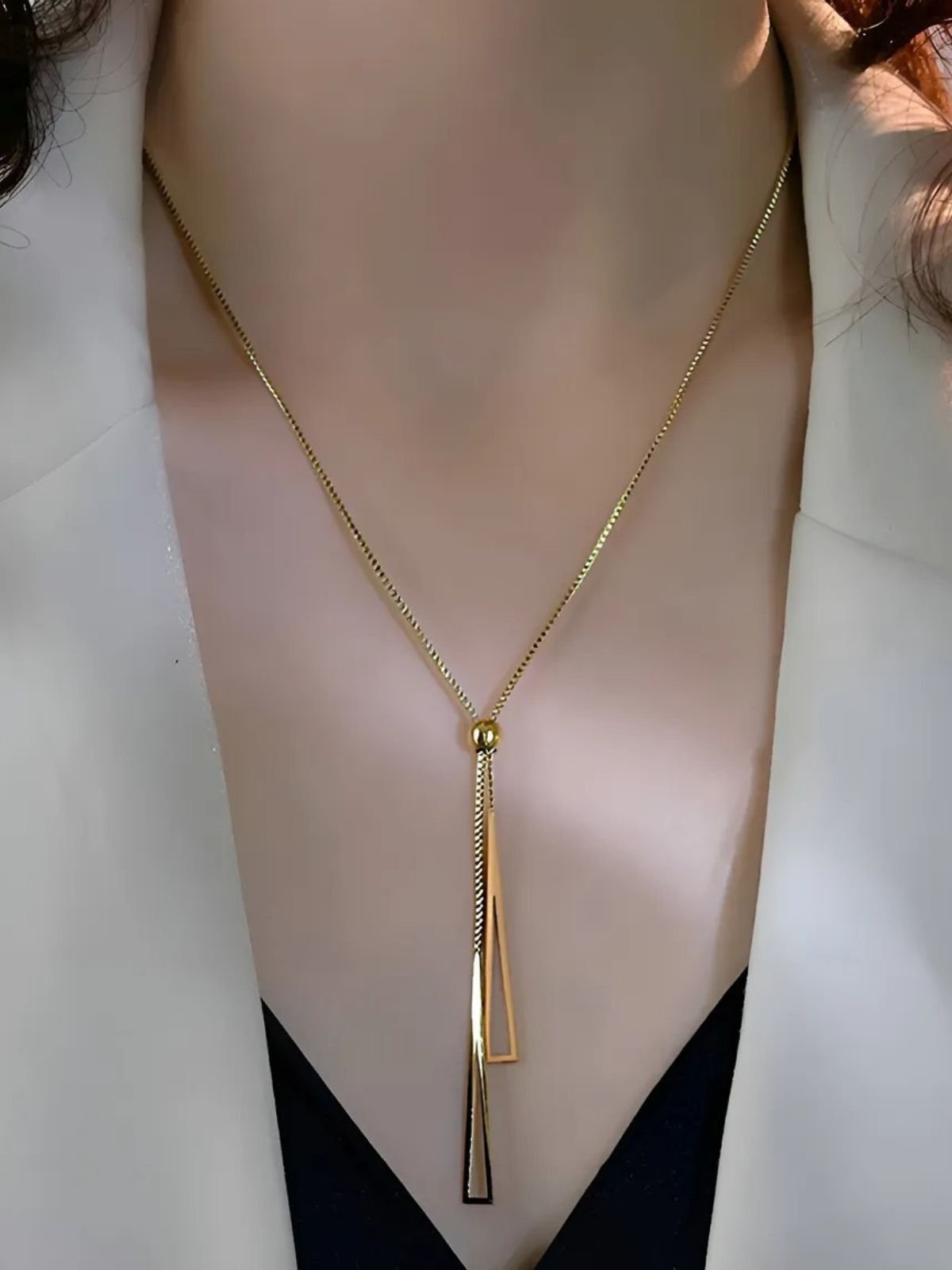 Collier chaîne triangle femme, acier titane, long, style géométrique, bijou moderne, modèle Fadoi - Collier - Or 30 - 40 cm