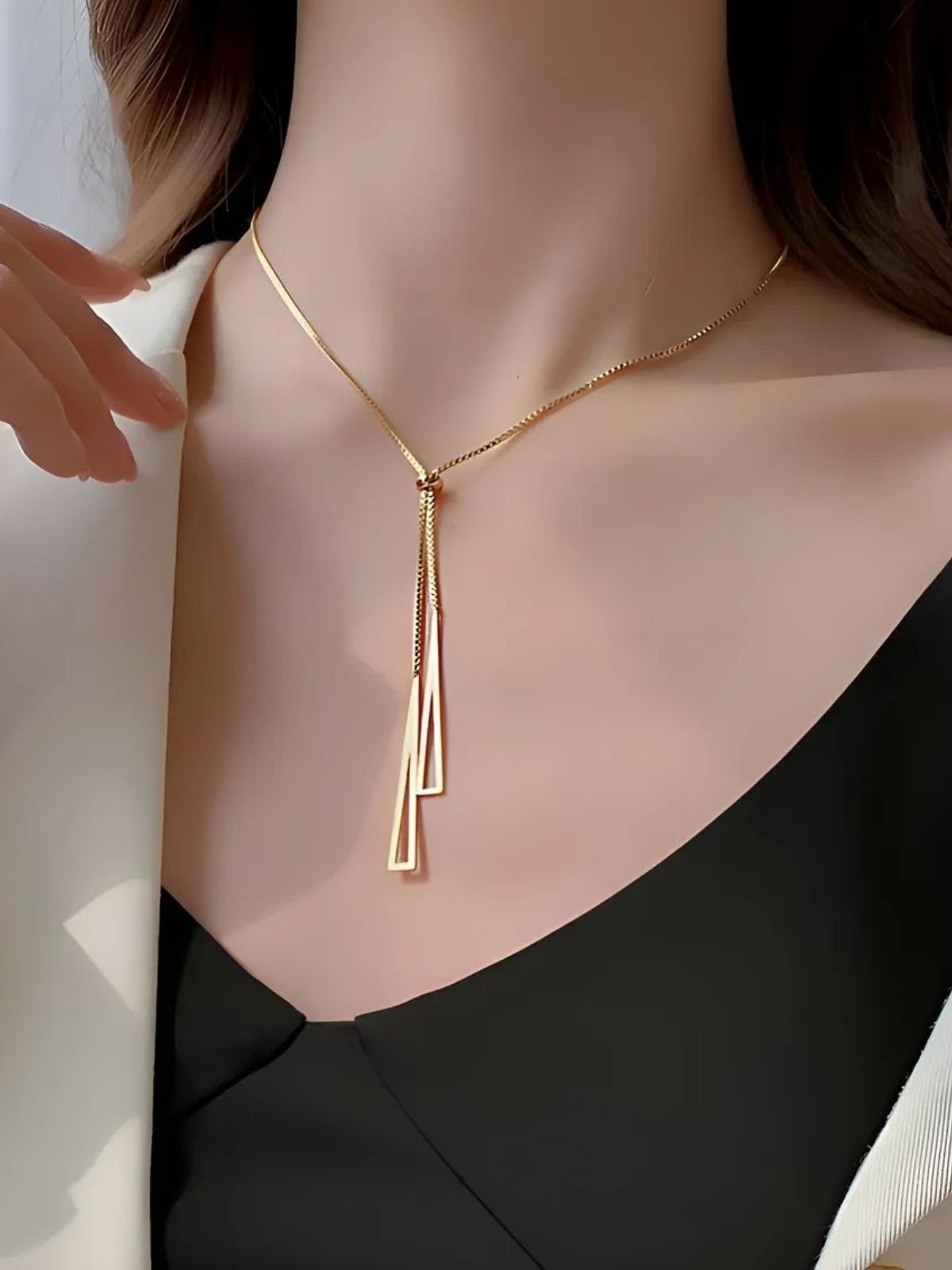 Collier chaîne triangle femme, acier titane, long, style géométrique, bijou moderne, modèle Fadoi - Collier - Or 30 - 40 cm