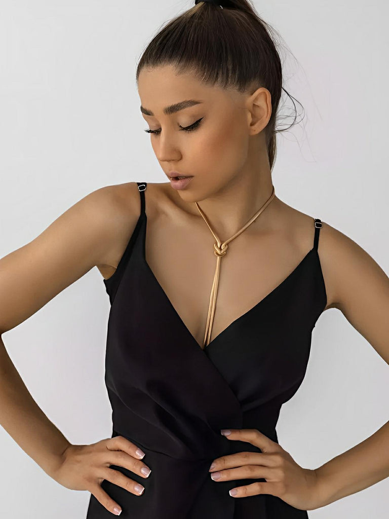 Collier doré serpent noué, chaîne longue fluide, style ins, titane plaqué or 18K, modèle Octavia - Collier - Or