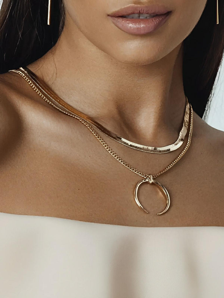 Collier double chaîne dorée femme, pendentif croissant, style vintage, chaîne plate brillante, look superposé, modèle Vanessa - Collier - Or