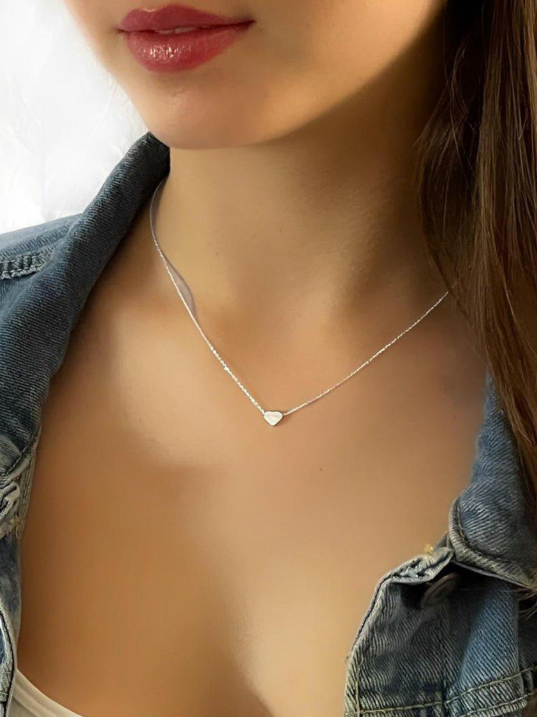 Collier femme cœur acier inoxydable, pendentif love argenté, bijou tendance romantique, chaîne fine ajustable, idée cadeau délicate, modèle Venda - Collier - Argent