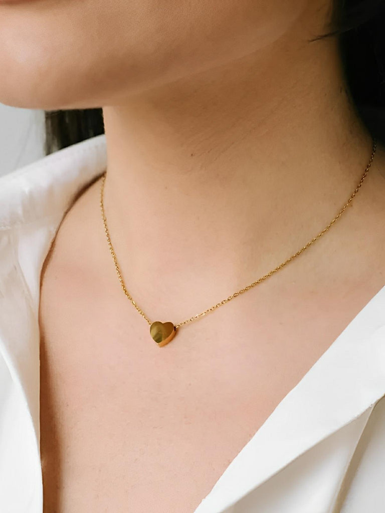 Collier femme cœur acier inoxydable, pendentif love argenté, bijou tendance romantique, chaîne fine ajustable, idée cadeau délicate, modèle Venda - Collier - Or