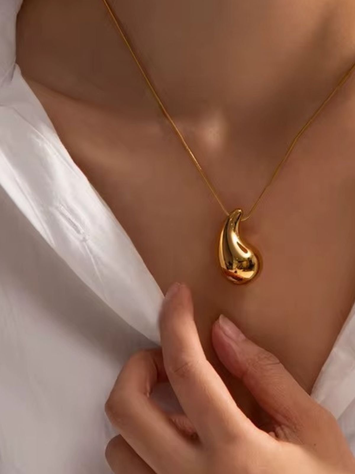 Collier pendentif goutte d'eau, chaîne os de serpent, style minimaliste, bijou doré ou argenté, modèle Flora - Collier - Or 45 cm