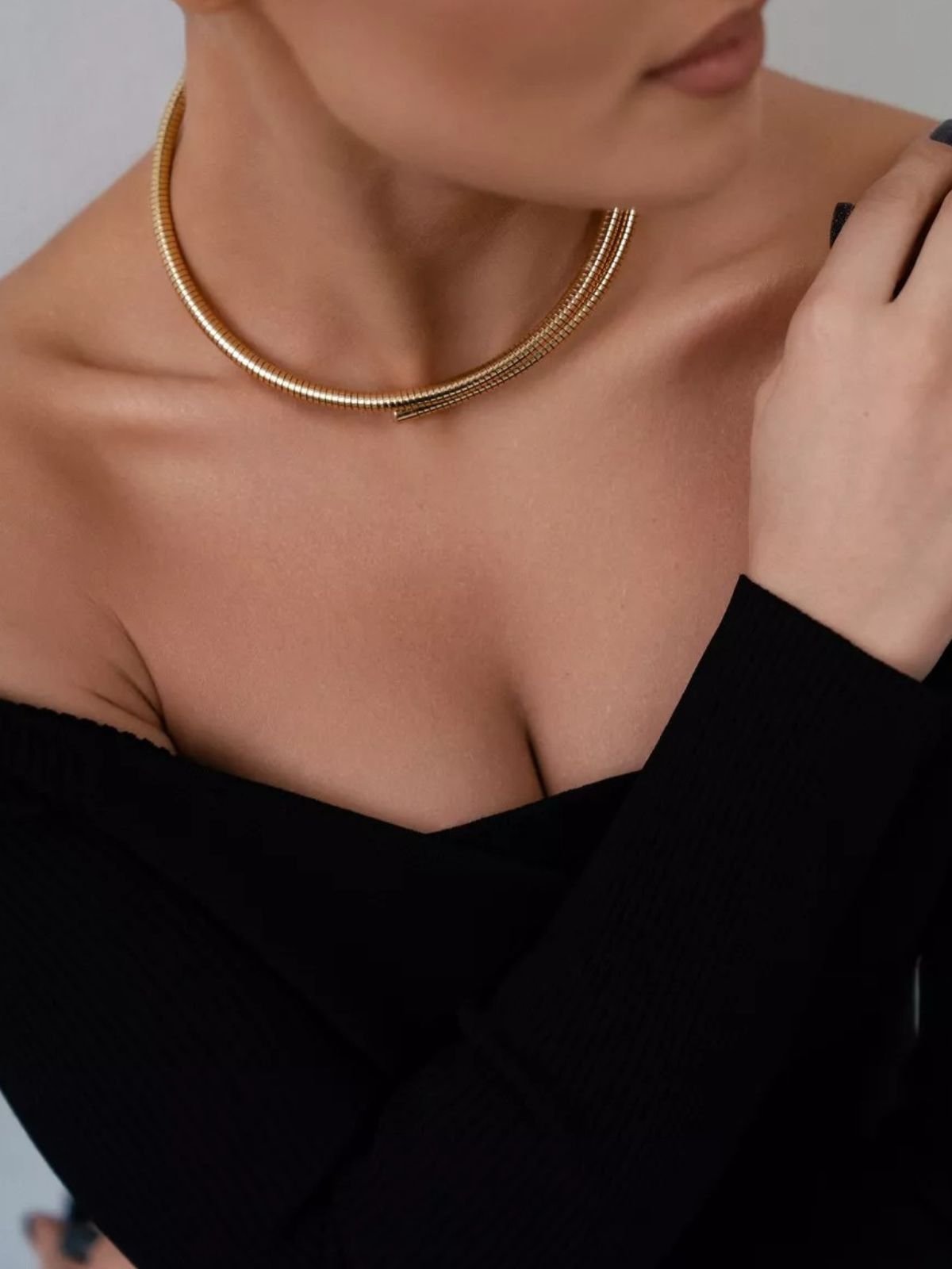 Collier ras du cou doré, style minimaliste, bijou tendance femme, acier hypoallergénique, idée cadeau chic, modèle Fiorine - Collier - Or 41 - 50 cm