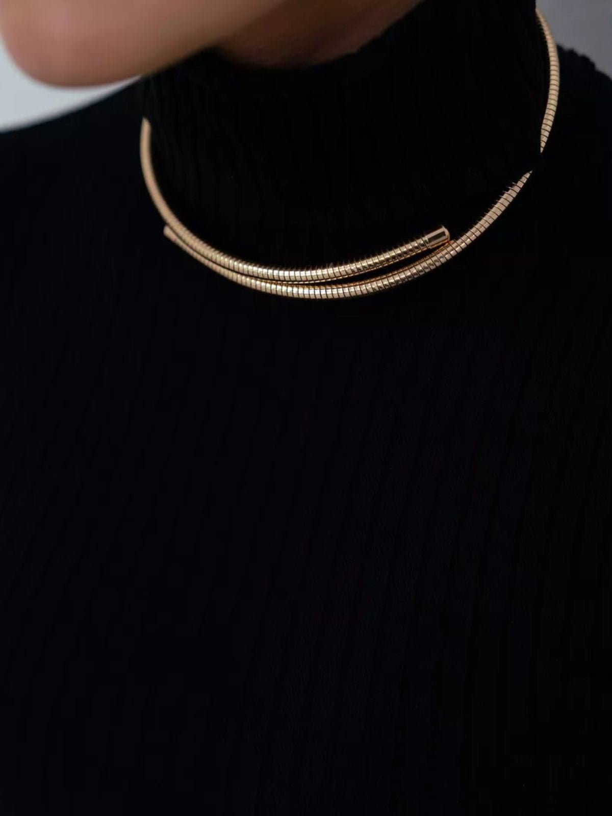 Collier ras du cou doré, style minimaliste, bijou tendance femme, acier hypoallergénique, idée cadeau chic, modèle Fiorine - Collier - Or 41 - 50 cm