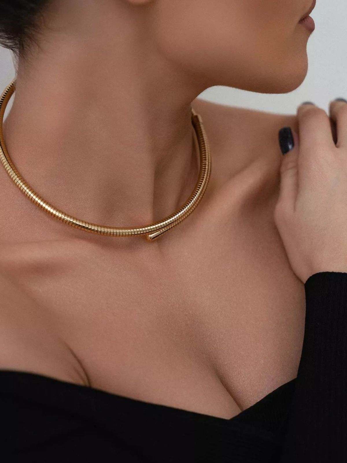 Collier ras du cou doré, style minimaliste, bijou tendance femme, acier hypoallergénique, idée cadeau chic, modèle Fiorine - Collier - Or 41 - 50 cm