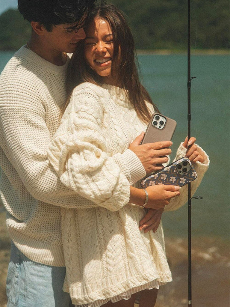 Coque iPhone fleurs, protection MagSafe, motif floral bleu, anti - choc, surface mate, compatible charge sans fil, style romantique champêtre, modèle Evelyne - Coque iPhone - Bleu iPhone XR