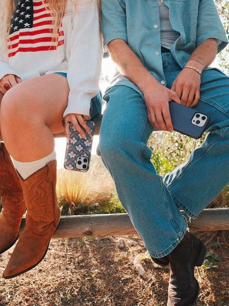 Coque iPhone fleurs, protection MagSafe, motif floral bleu, anti - choc, surface mate, compatible charge sans fil, style romantique champêtre, modèle Evelyne - Coque iPhone - Bleu iPhone XR