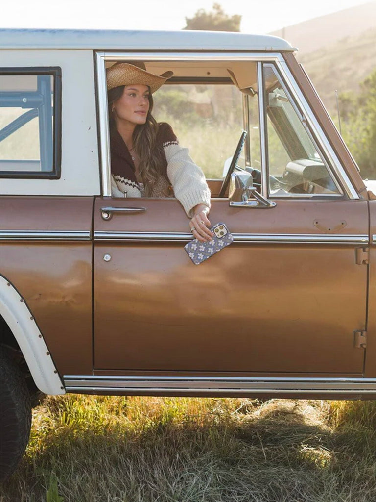 Coque iPhone fleurs, protection MagSafe, motif floral bleu, anti - choc, surface mate, compatible charge sans fil, style romantique champêtre, modèle Evelyne - Coque iPhone - Bleu iPhone XR