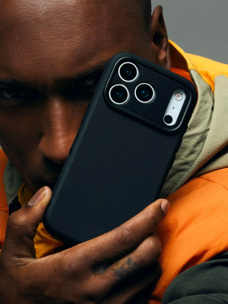 Coque iPhone silicone liquide, douce au toucher, protection intégrale, antichoc, design mat, rebords caméra renforcés, modèle Zerbi - Coque iPhone - Noir iPhone 13