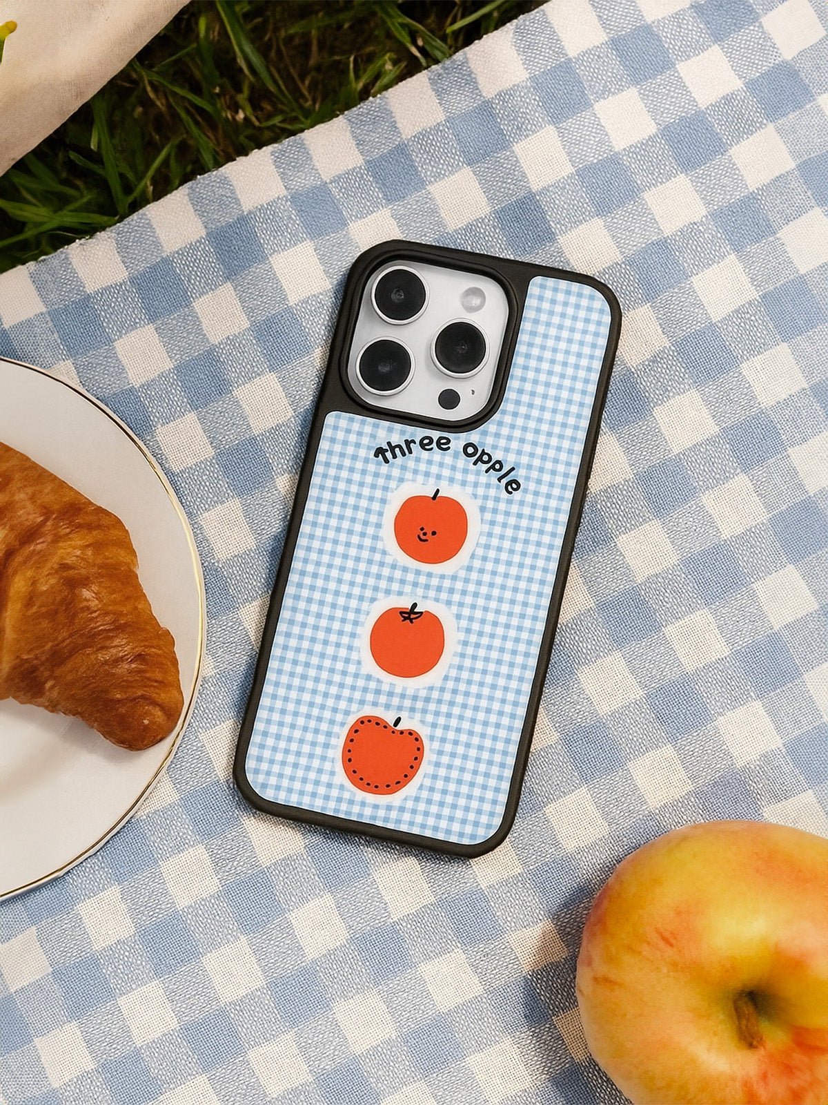 Coque iPhone trois pommes, design fruité adorable, protection antichoc, motif bleu vichy, compatible charge sans fil, housse douce TPU, modèle Azia - Coque iPhone - Bleu iPhone 12