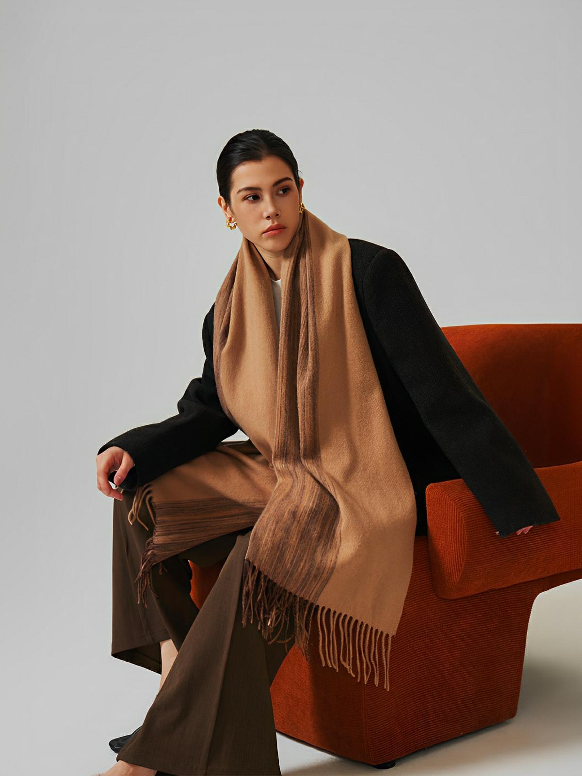 Écharpe 100% laine chaude pour femme, finition frangée, motif camel et brun, douceur hivernale luxueuse, modèle Galia - Écharpe - Marron