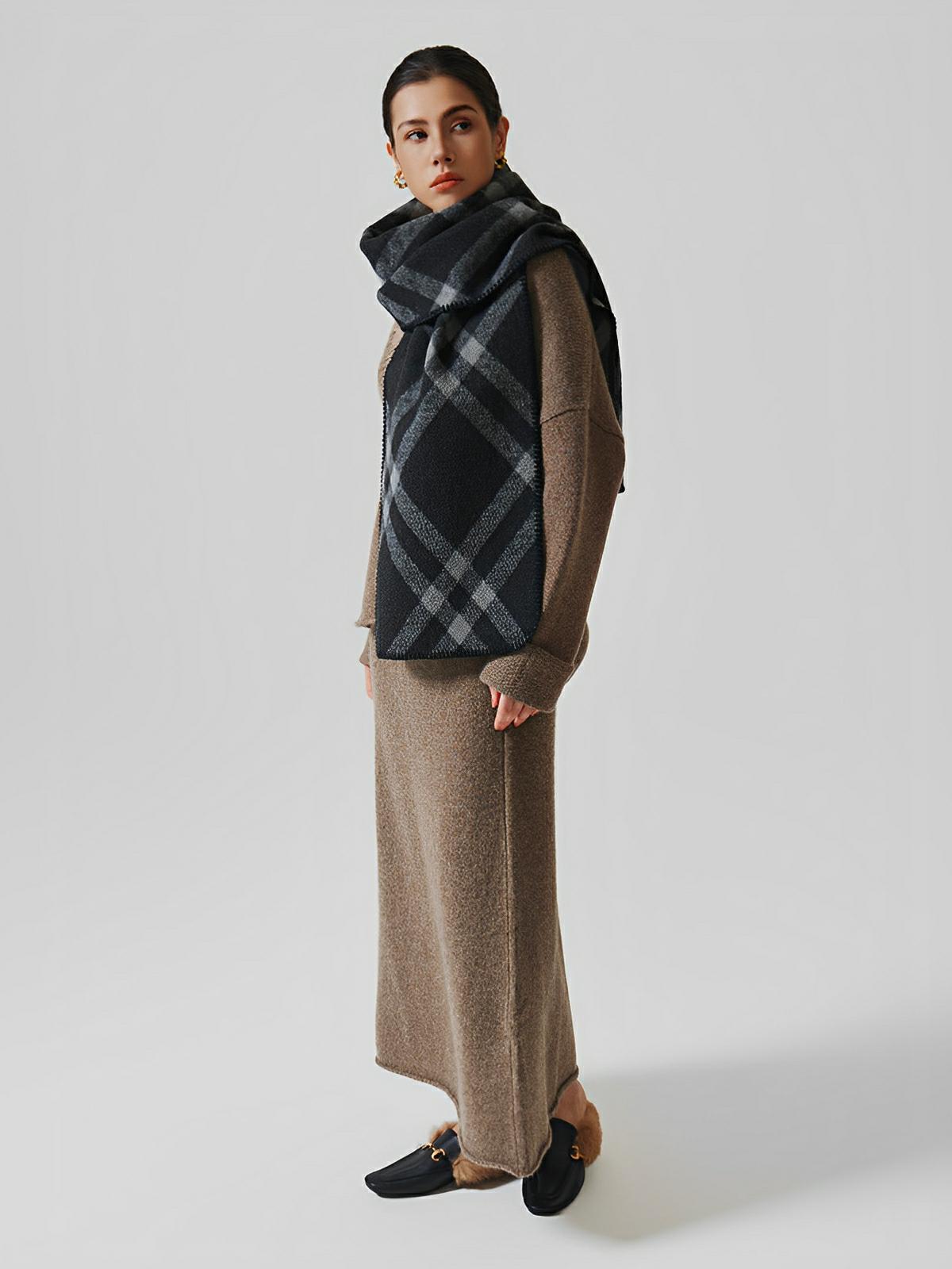 Écharpe à carreaux double face, chaude hiver femme, en laine douce longue, motif british chic luxueux, modèle Barina - Écharpe - Noir et gris