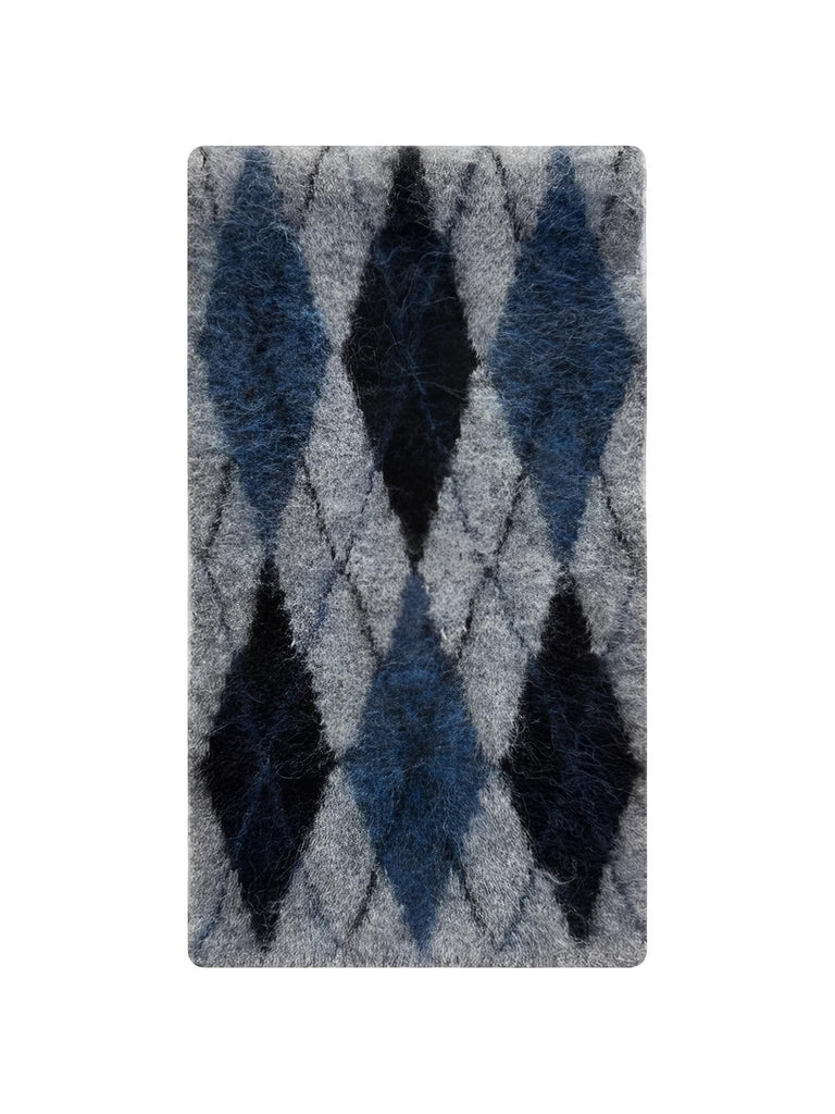 Sciarpa a losanghe morbida, motivo argyle delicato, calda in misto lana, accessorio grafico per l’inverno, sciarpa lunga bicolore accogliente, modello Pawie