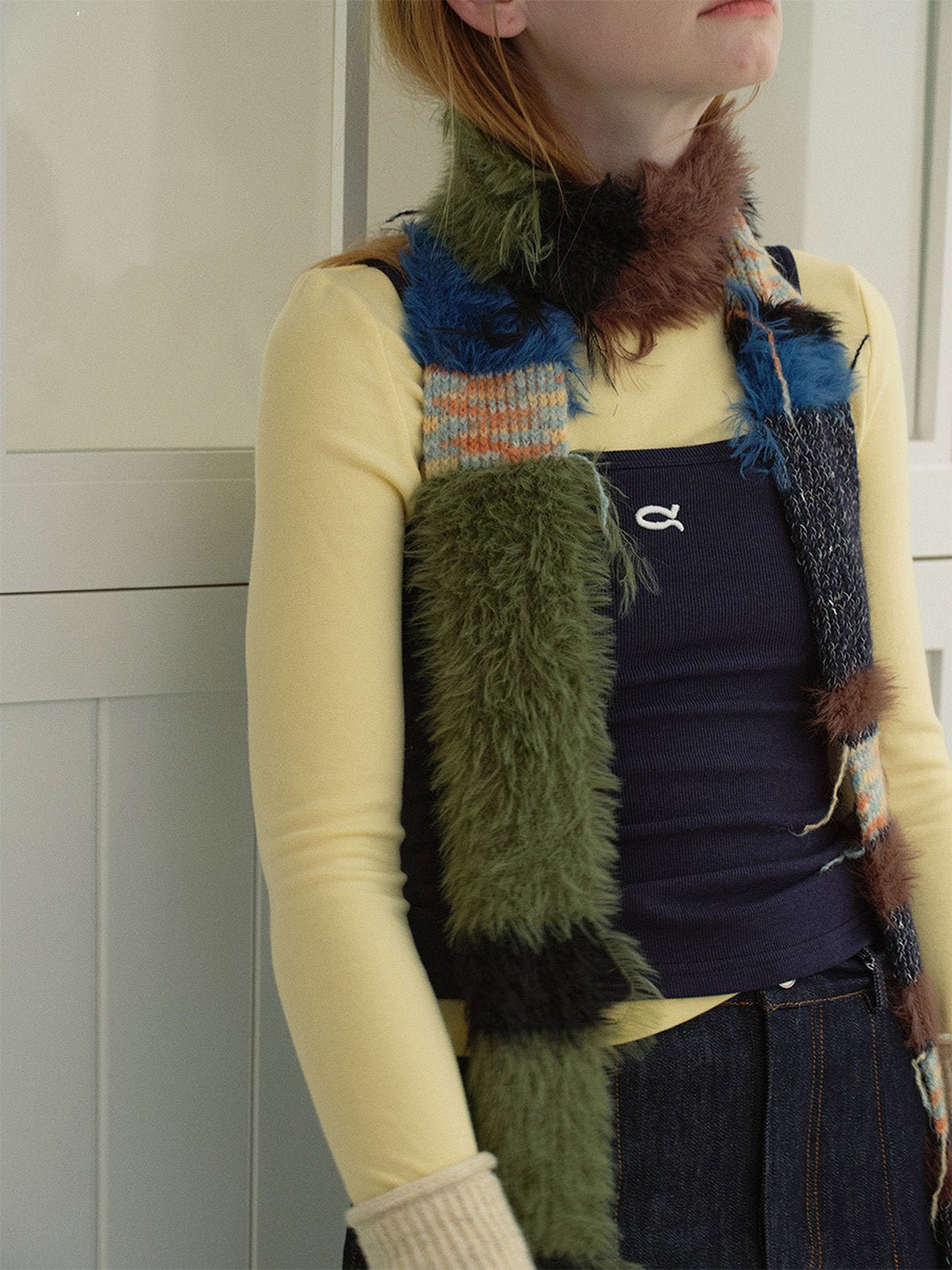 Écharpe fashion patchwork hiver, laine texturée, longue écharpe mixte, tricotée main, multicolore, douce et chaude, style graphique, look original, pièce unique, modèle Oddie - Écharpe - Style 2