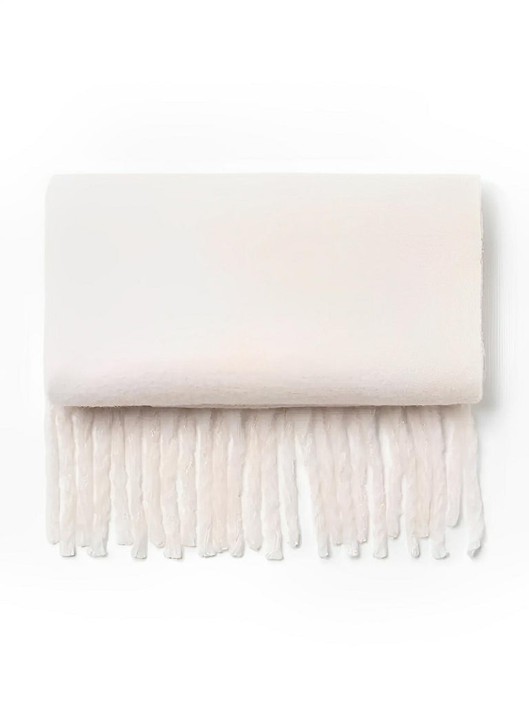 Écharpe femme hiver, longue écharpe chaude, frangée douce, maille unie, 40x210 cm, modèle Justine - Écharpe - Blanc